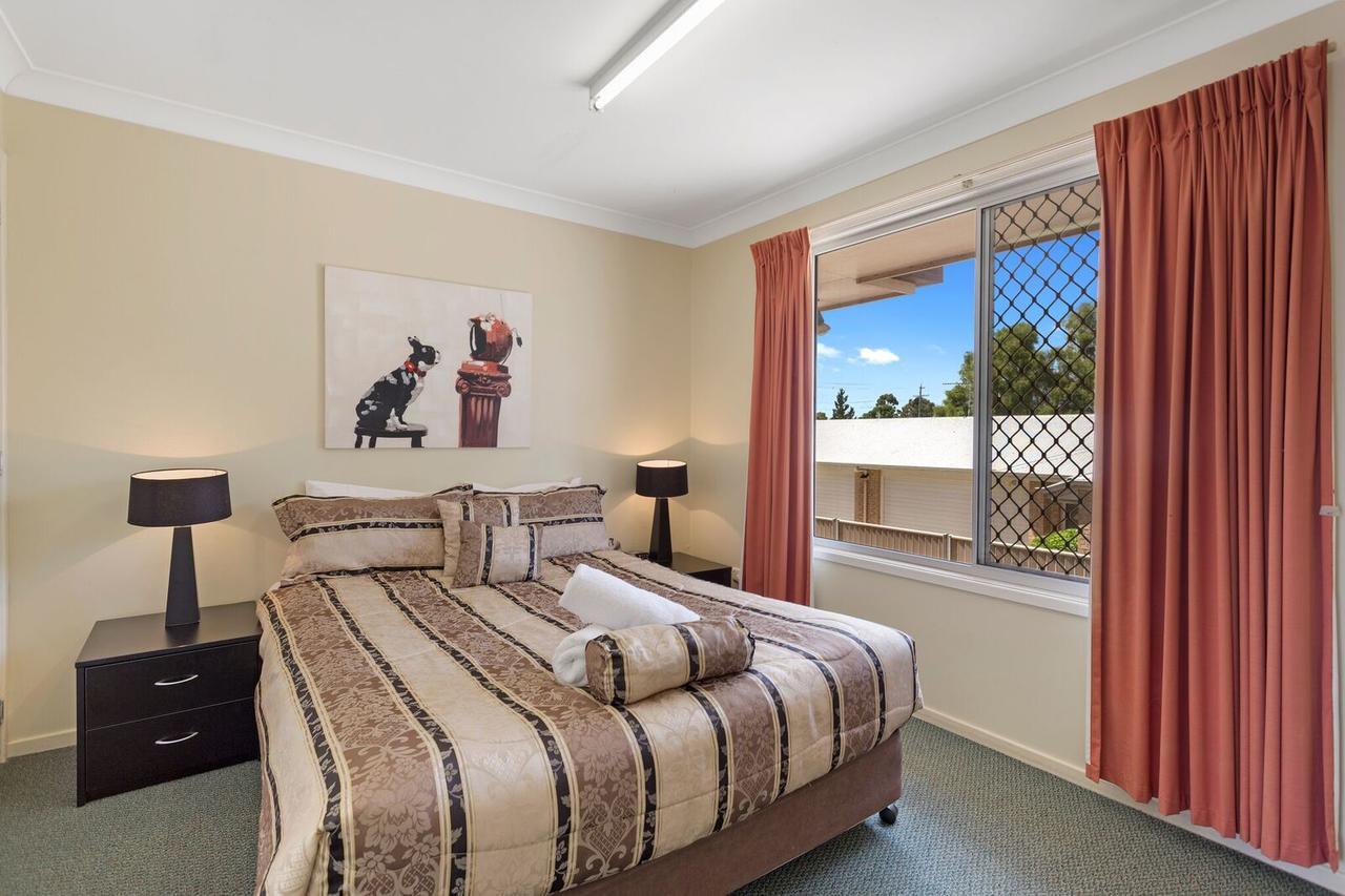 טוומבה Clifford Park Motor Inn מראה חיצוני תמונה