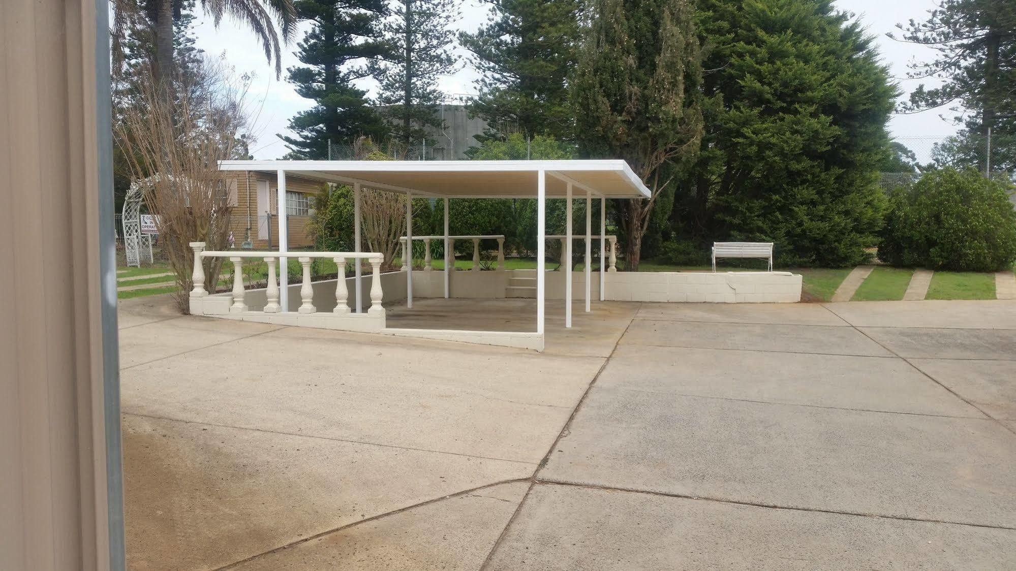 טוומבה Clifford Park Motor Inn מראה חיצוני תמונה