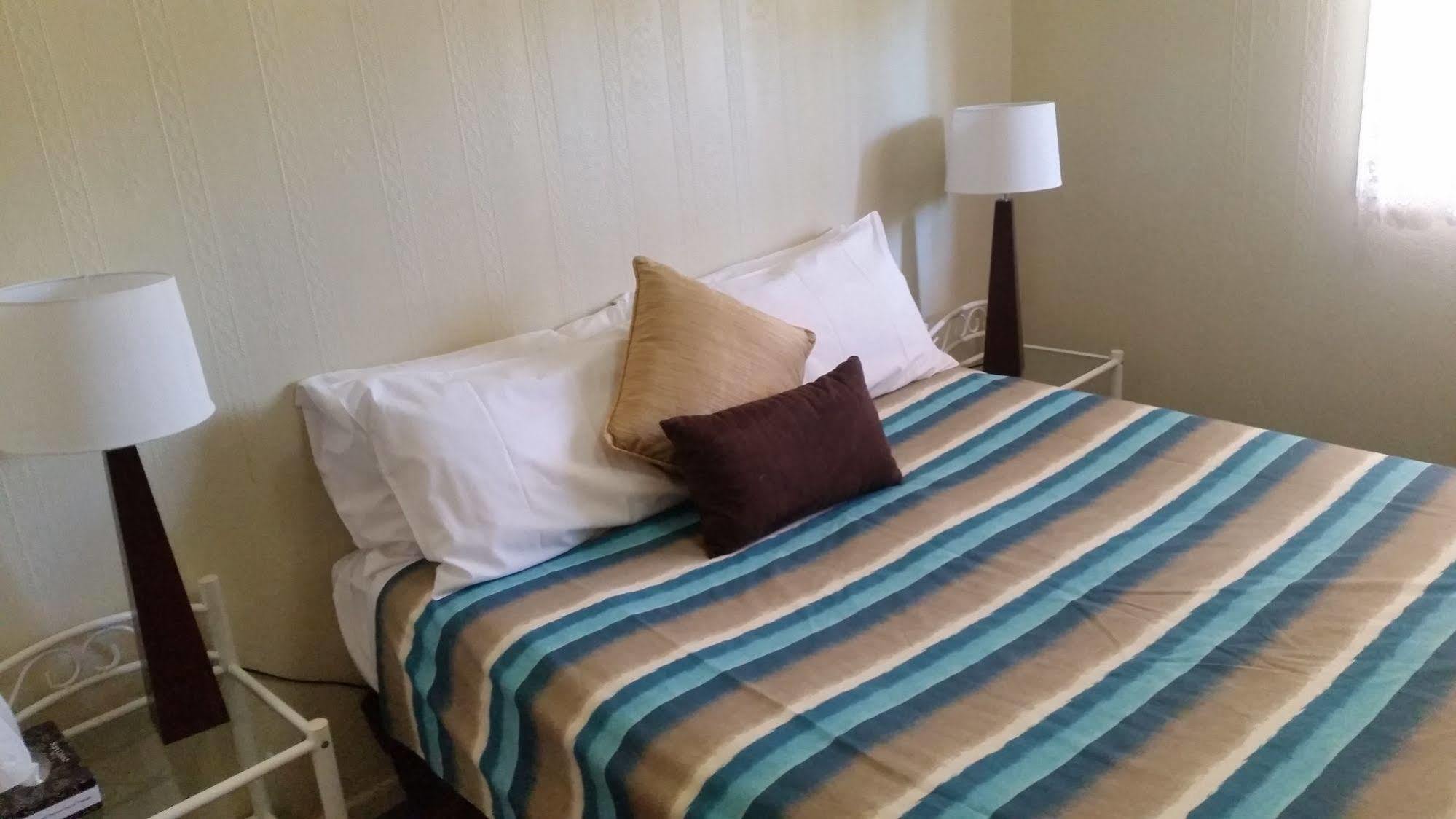 טוומבה Clifford Park Motor Inn מראה חיצוני תמונה