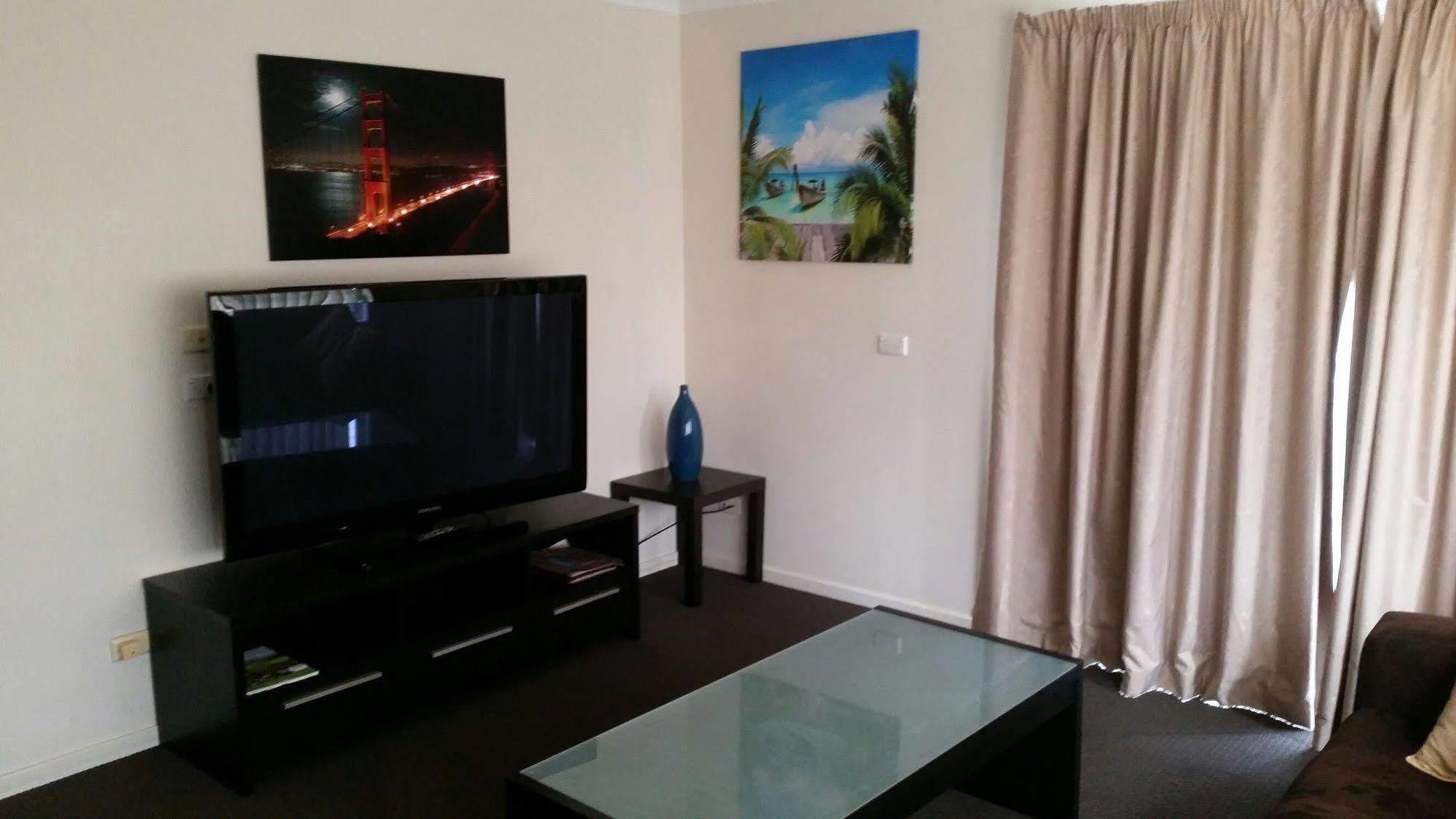 טוומבה Clifford Park Motor Inn מראה חיצוני תמונה