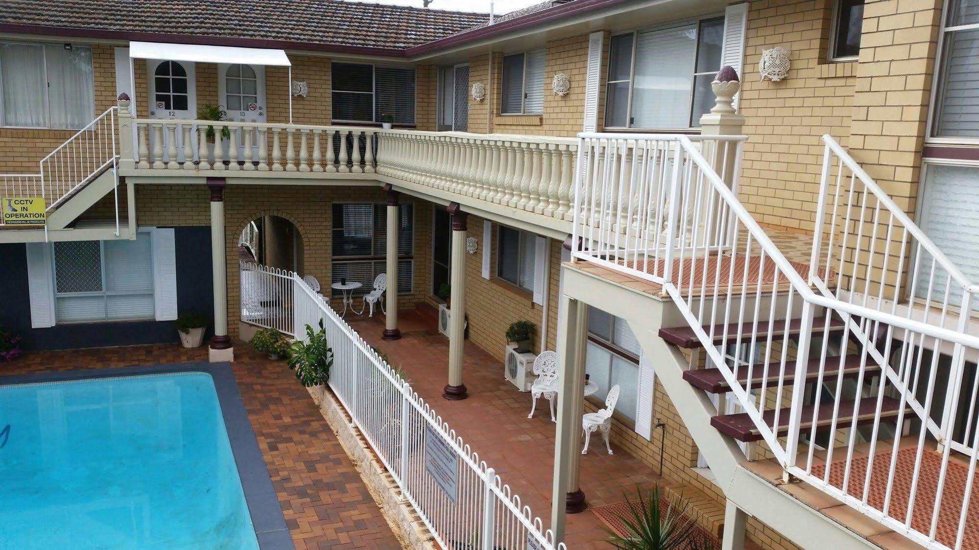 טוומבה Clifford Park Motor Inn מראה חיצוני תמונה