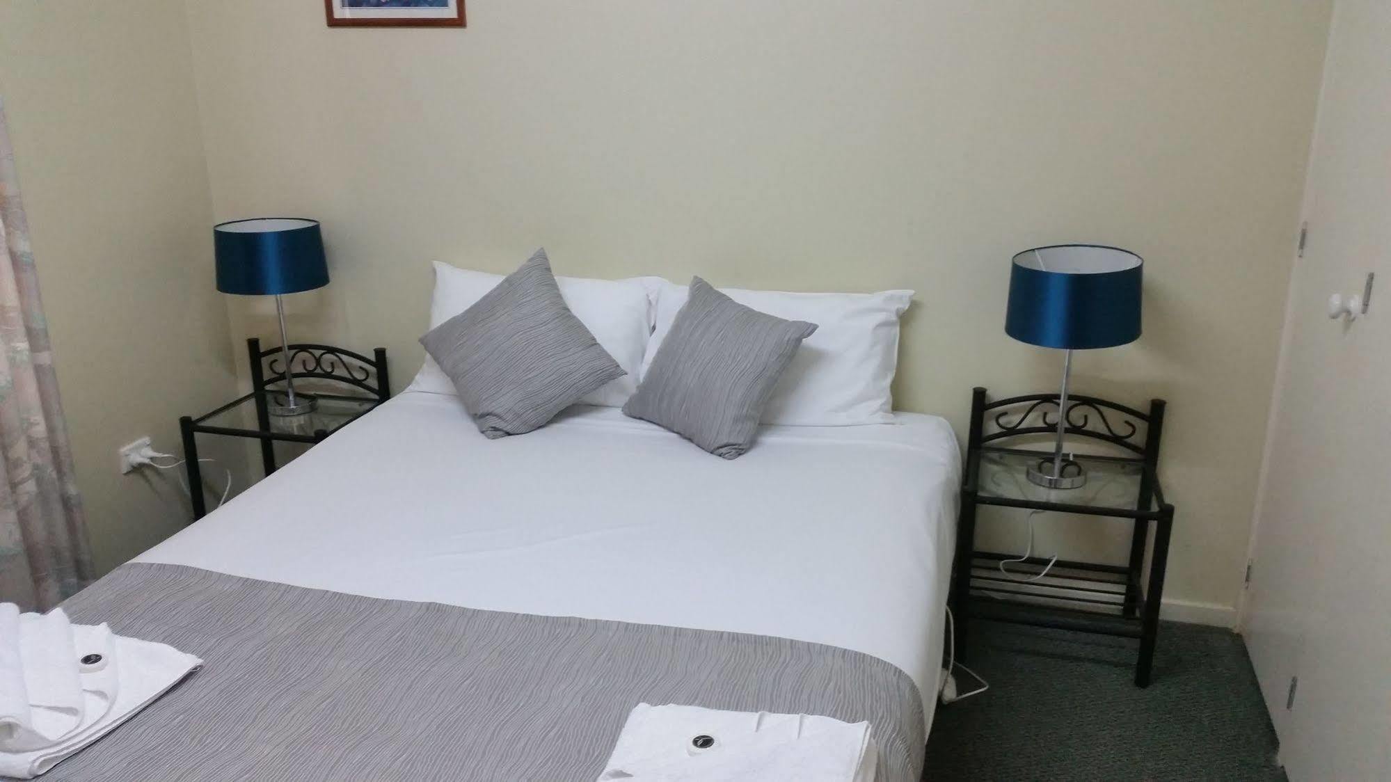 טוומבה Clifford Park Motor Inn מראה חיצוני תמונה